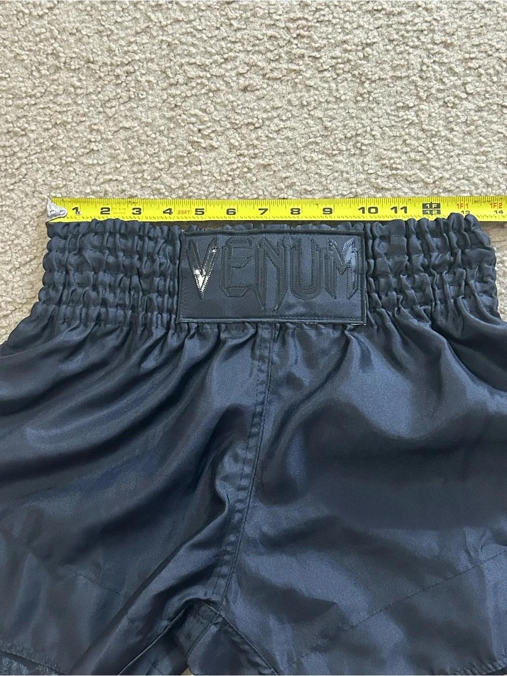 Mens Venum Classic Shorts Muay Thai Large Black EUC